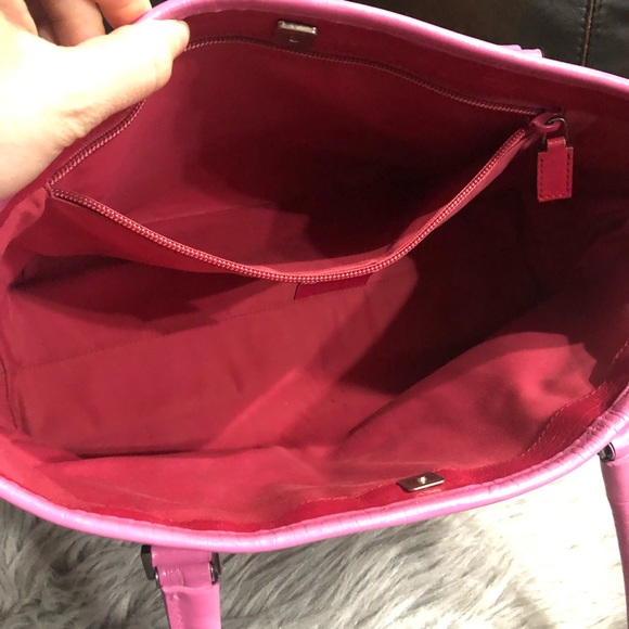 SOLD❌Authentic Gucci Monogram Tote - Picture 5 of 8